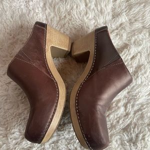 Dansko Sammy Size 38 Bronze